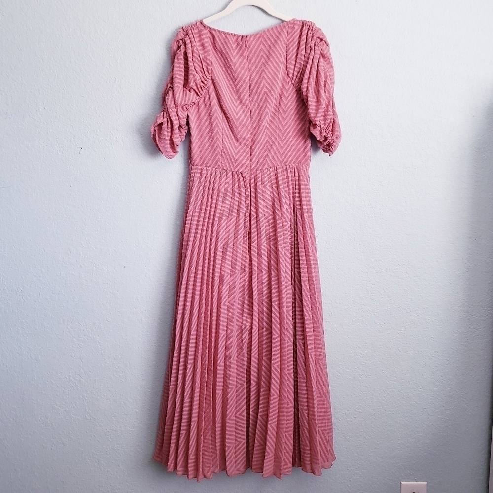 ASOS Design Dusty Pink Pleated Midi Dress - Picture 9 of 10